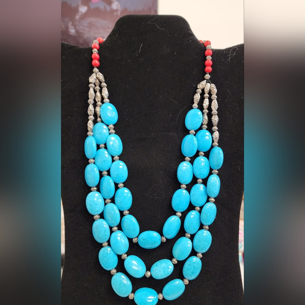 Vintage Turquoise & Red Howlite Stone Bead Silvertone Necklace